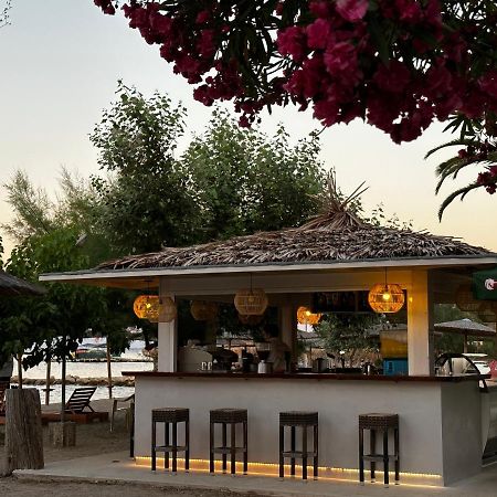 Three Stars Beach Hotel โมไรตีกา ภายนอก รูปภาพ