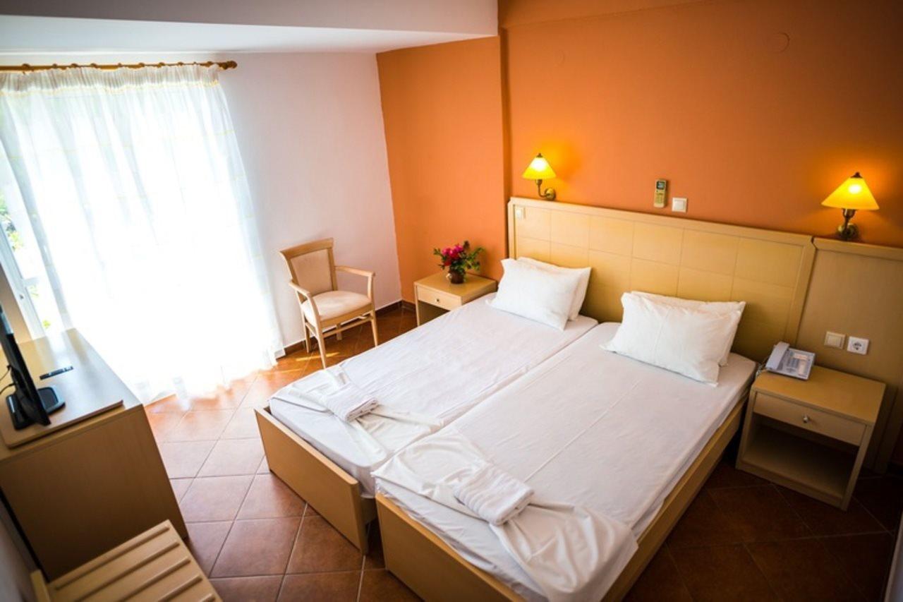 Three Stars Beach Hotel โมไรตีกา ภายนอก รูปภาพ