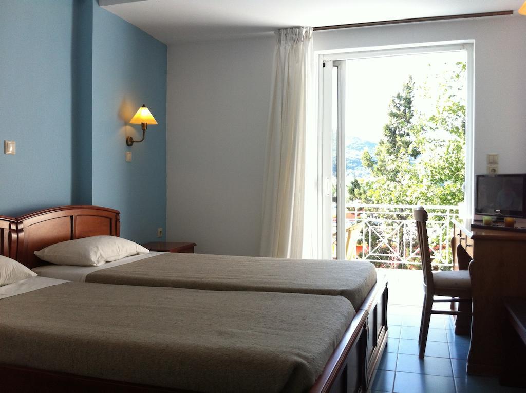 Three Stars Beach Hotel โมไรตีกา ห้อง รูปภาพ